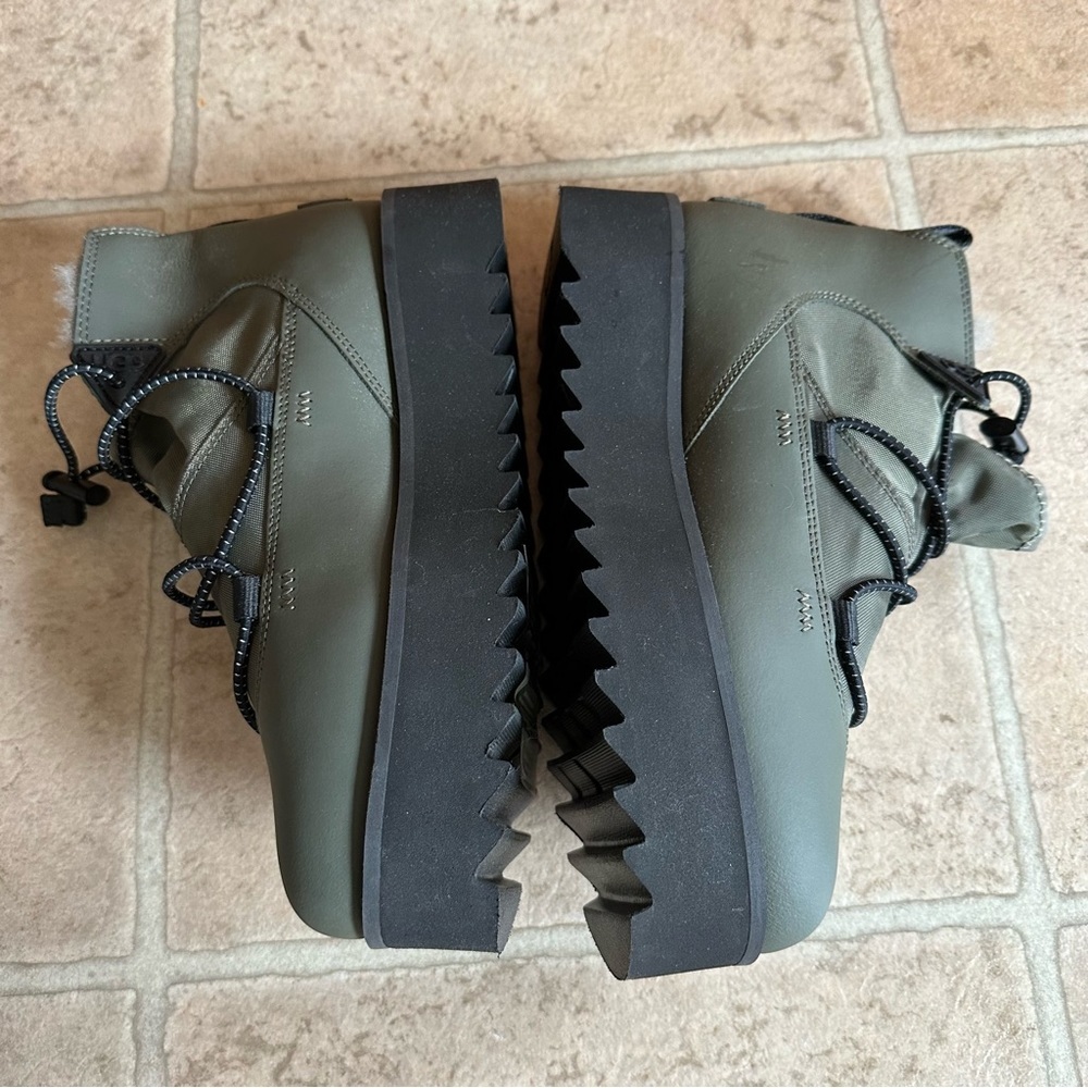 NWOB Ugg Classic Rising Platform Toggle Boot Sage Green Army Green Size 7 - Picture 4 of 7